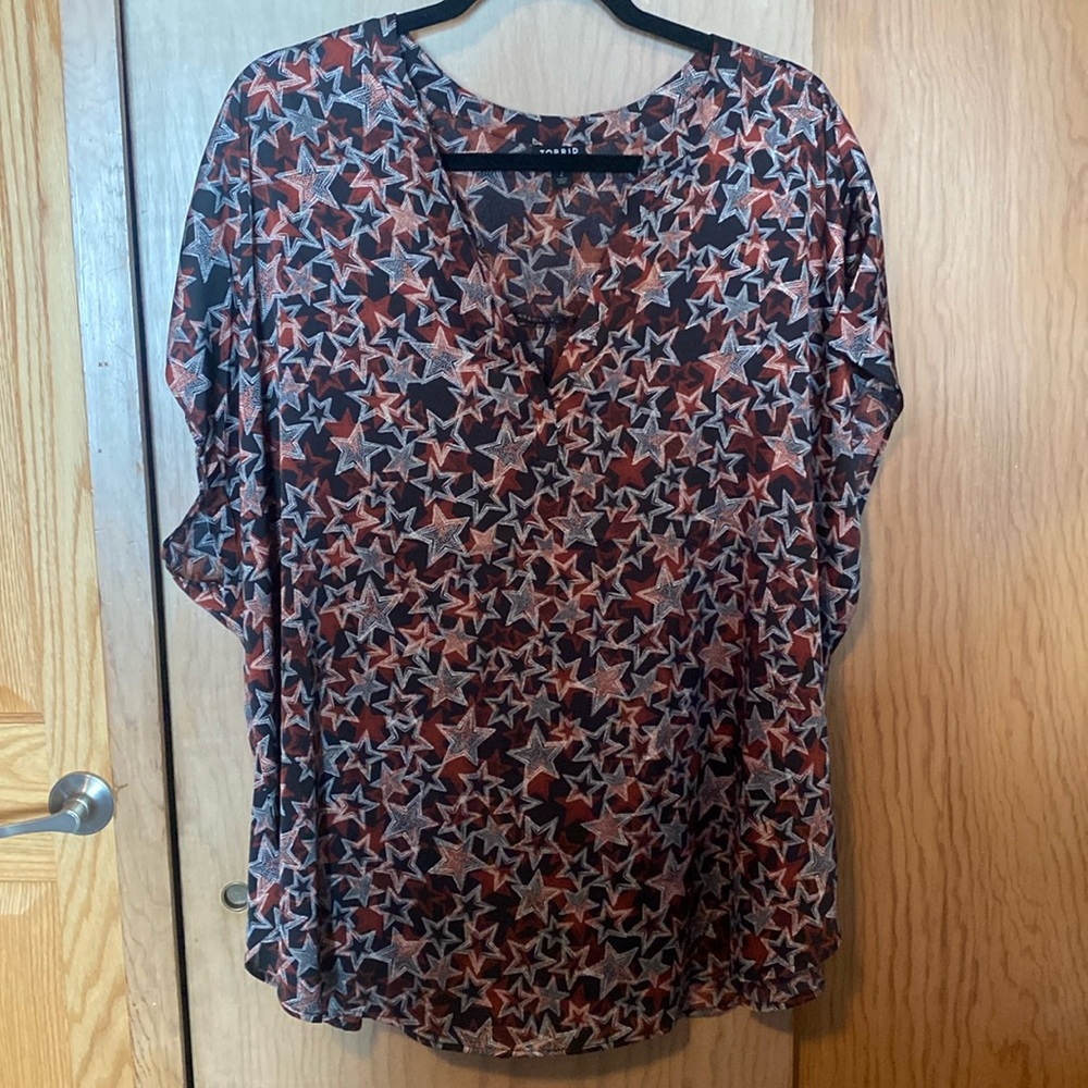 Torrid short sleeve shirt, size 2